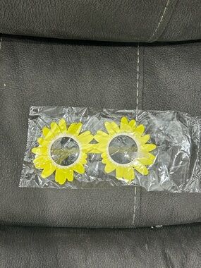 Terrifier; Art the clown sunflower sunglasses! NEW sealed! + free sticker!